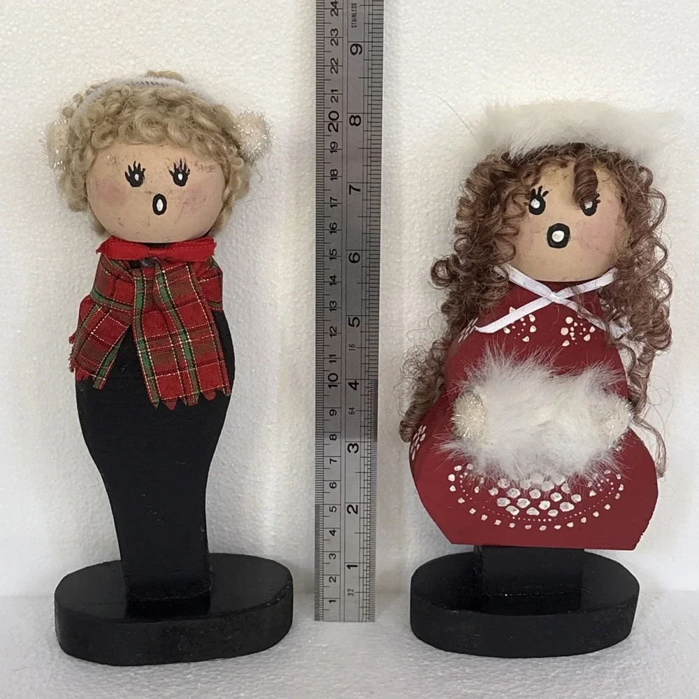 Wooden Family Christmas Carolers By Katherine Harris‎ & Carl 2000 Vintage